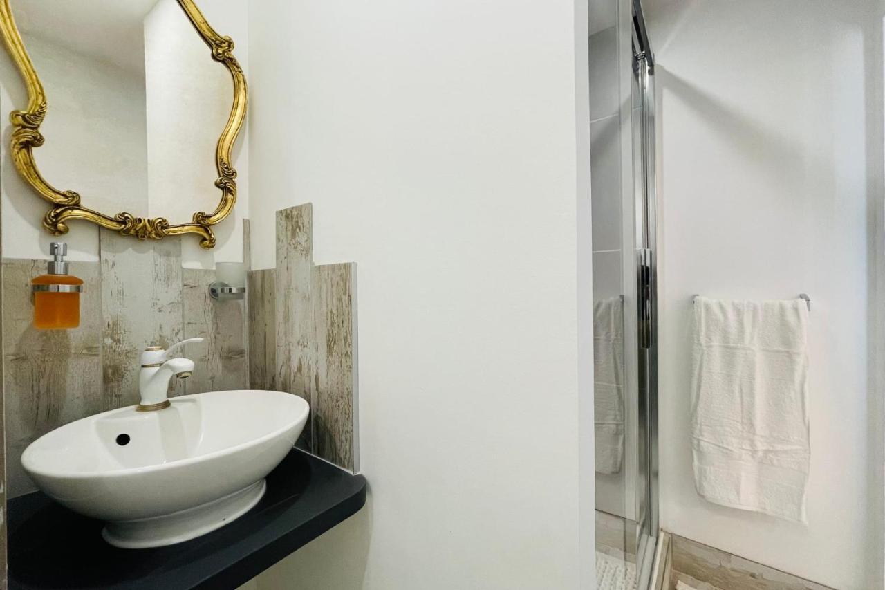 The Balzacienne Room In A Charming Mansion At The Gates Of Tours Saint-Avertin Exterior foto